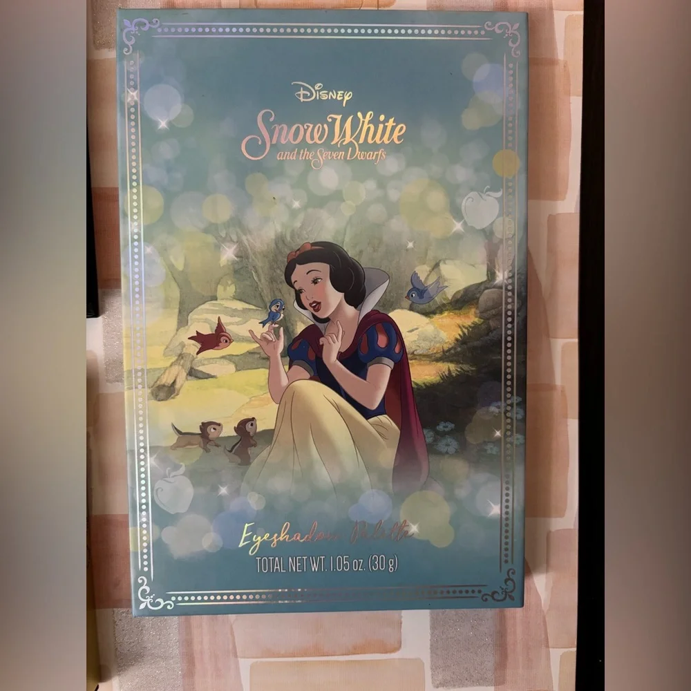 Disney Minnie Mouse & Snow White Eyeshadow Palettes - Red, Gold, Blue